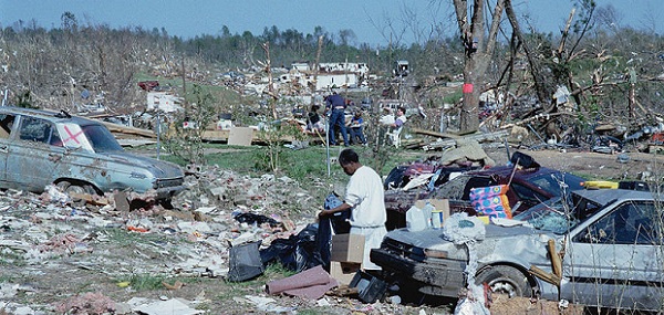 Cropped-FEMA_-_961_-_Photograph_by_Liz_Roll_taken_on_04-12-1998_in_Alabama